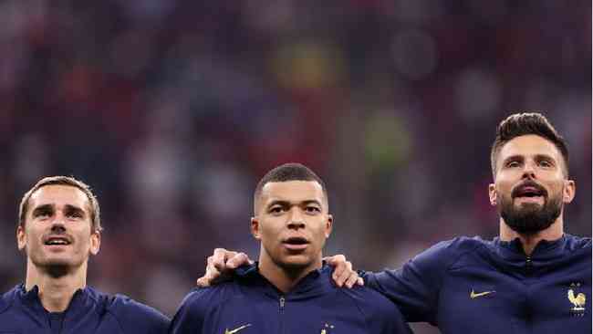 Griezmann, Mbapp e Giroud formam o tridente ofensivo francs