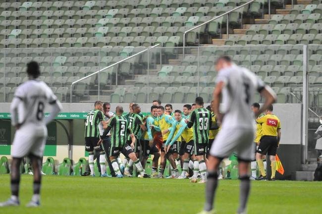 Fotos da vitória do América sobre o Botafogo, por 3 a 0, no Independência, em Belo Horizonte, pelas oitavas de final da Copa do Brasil. Wellington Paulista, Danilo Avelar e Alê marcaram os gols da vitória do Coelho no Horto