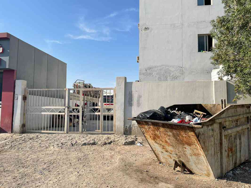 Cenas da rea Industrial, regio pobre de Doha habitada por imigrantes