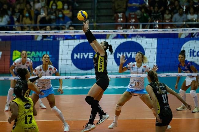 Minas venceu por 3 sets a 1 e saiu na frente do Praia na deciso da Superliga