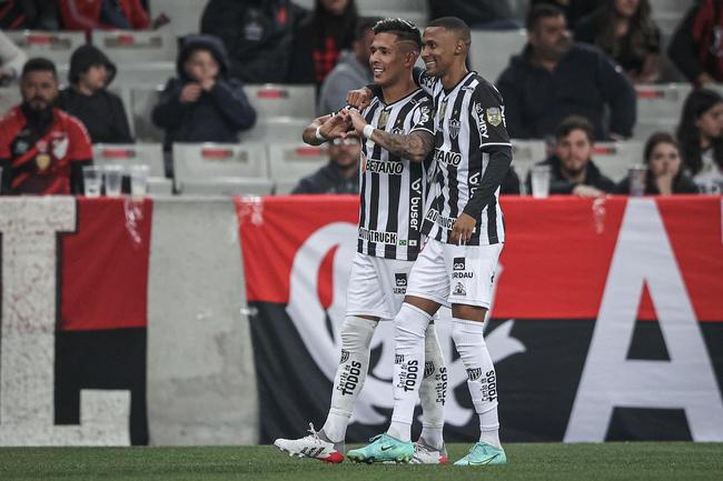 Neste domingo (17), o Atltico enfrentou o Athletico-PR pela segunda rodada da Srie A do Campeonato Brasileiro. A partida foi realizada na Arena da Baixada, em Curitiba.