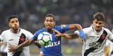 Raniel empatou para o Cruzeiro aos 15 do segundo tempo, com toque de cobertura: 1 a 1