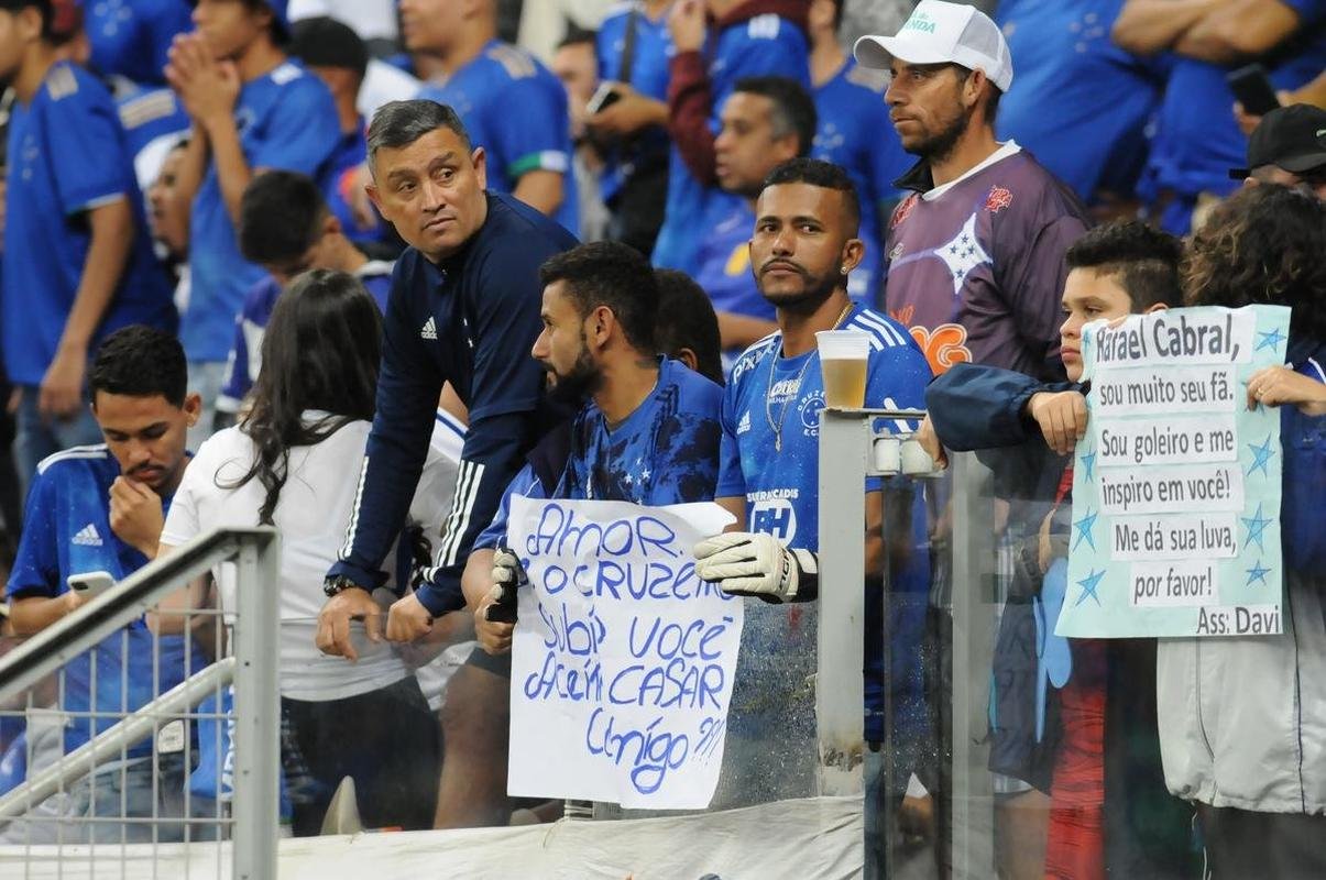 Fotos da torcida do Cruzeiro no Mineiro durante a partida contra o Sport, nesta tera-feira (28/6), pela 15 rodada da Srie B do Campeonato Brasileiro