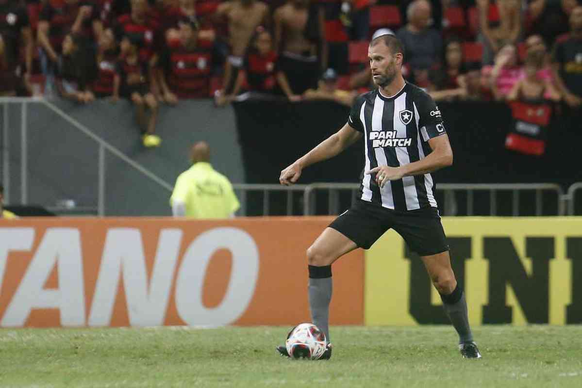 Joel Carli, do Botafogo, completa 37 anos em 2023