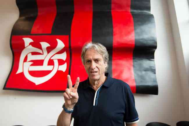 Dirigentes do Flamengo, Marcos Braz e Bruno Spindel, se reuniram com Jorge Jesus e tiveram uma sinalizao positiva pela retorno imediato do Mister