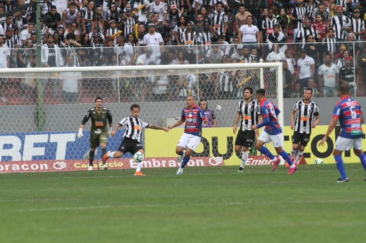 Imagens da partida entre Atltico e Fortaleza, no Independncia