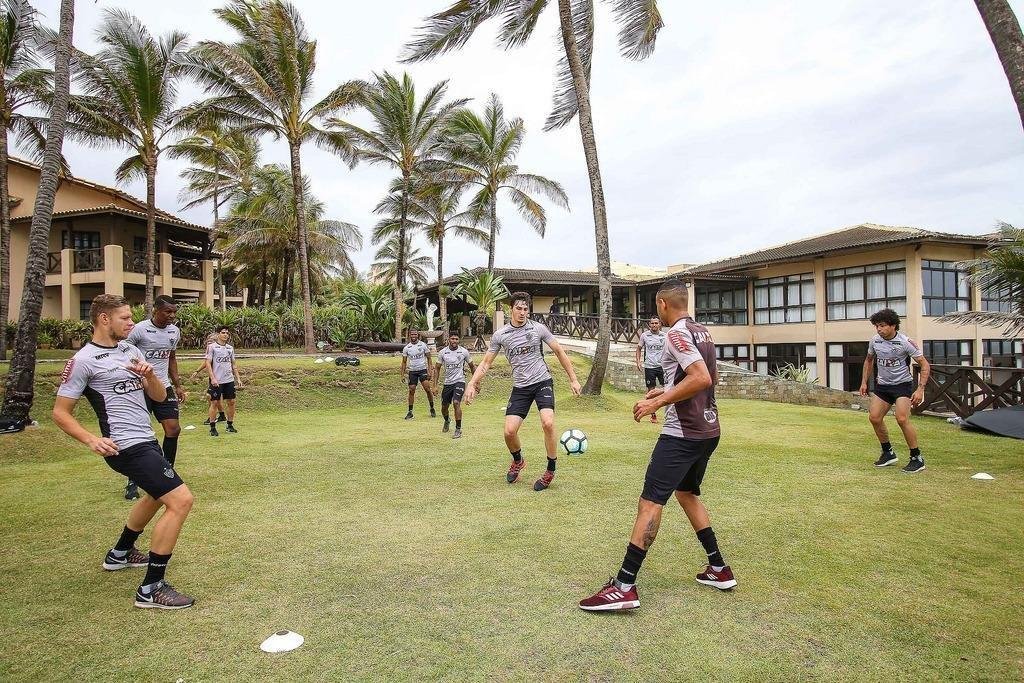 Fotos do treino do Atltico na beira da praia
