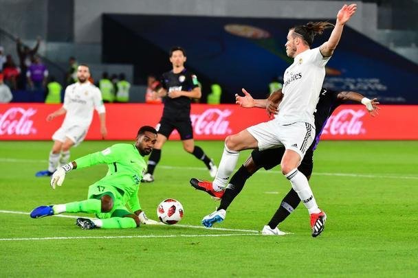 Com gols de Modric, Sergio Ramos, Llorente e Yahia (contra), Real Madrid derrotou o Al Ain por 4 a 1 e fez história ao conquistar seu terceiro título consecutivo do Mundial de Clubes