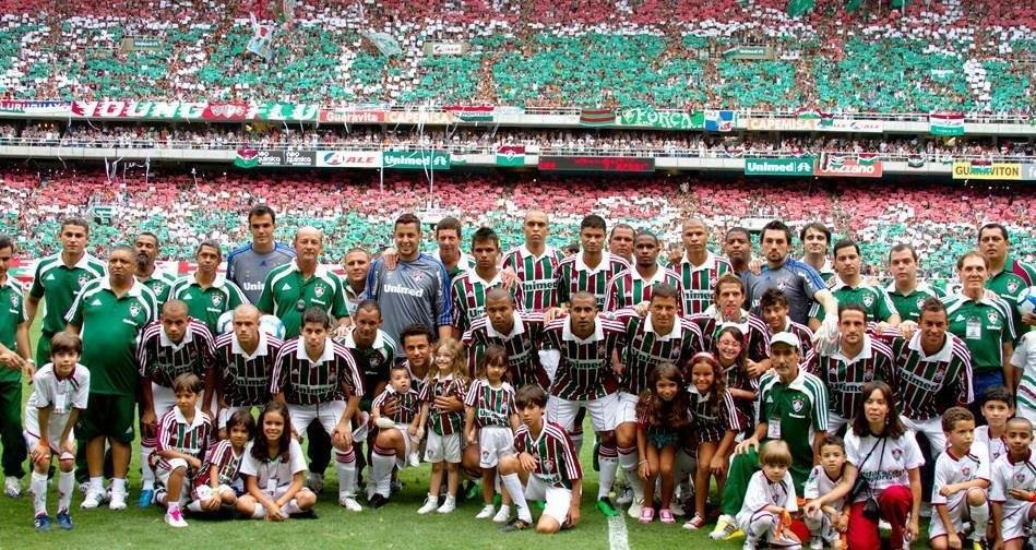 2010 - Corinthians era o líder, com 44 pontos, dois a mais que o Fluminense. Time paulista terminou em 3°, com 68 pontos, três a menos que o time carioca, que levantou a taça.