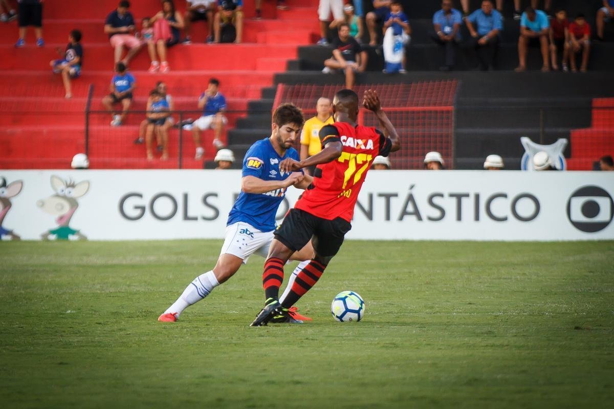 Fotos de Sport x Cruzeiro, na Ilha do Retiro, pela 24 rodada do Campeonato Brasileiro