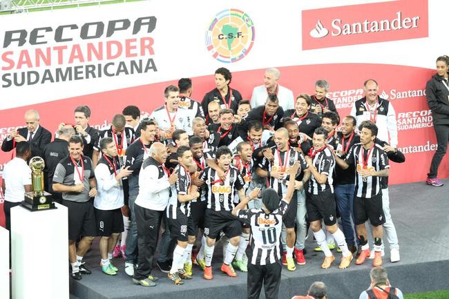 Ronaldinho pode ter feito, contra o Lans, na despedida da Recopa, o seu ltimo jogo pelo Atltico