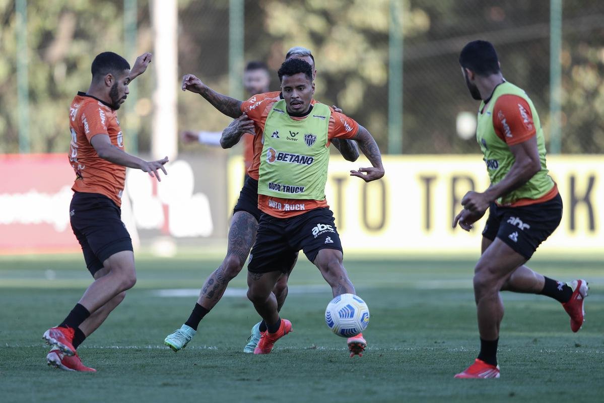 Fotos do primeiro treino de Diego Costa pelo Atltico