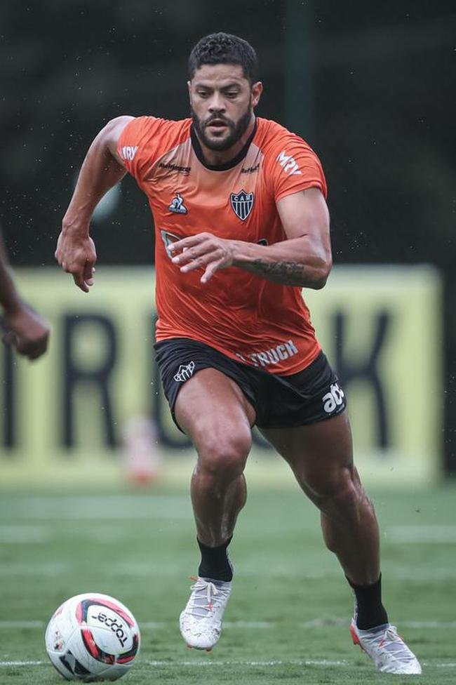 O Atltico realizou, nesta quinta-feira (10), a primeira atividade visando o clssico com o Amrica, vlido pela 5 rodada do Campeonato Mineiro. Com titulares em campo, o time de 'El Turco' Mohamed trabalhou para o confronto que ser disputado s 16h30 do sbado (12), no Estdio Independncia, em Belo Horizonte.