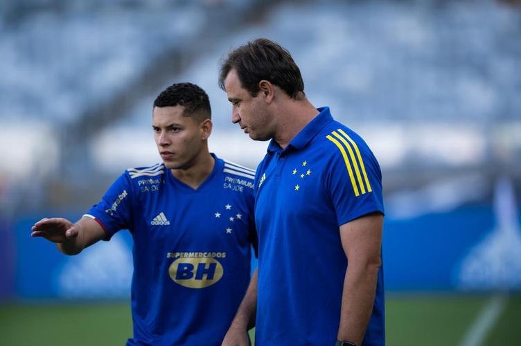 Fotos do clássico do centenário, entre Cruzeiro e Atlético, no Mineirão, em Belo Horizonte, pela nona rodada do Campeonato Mineiro