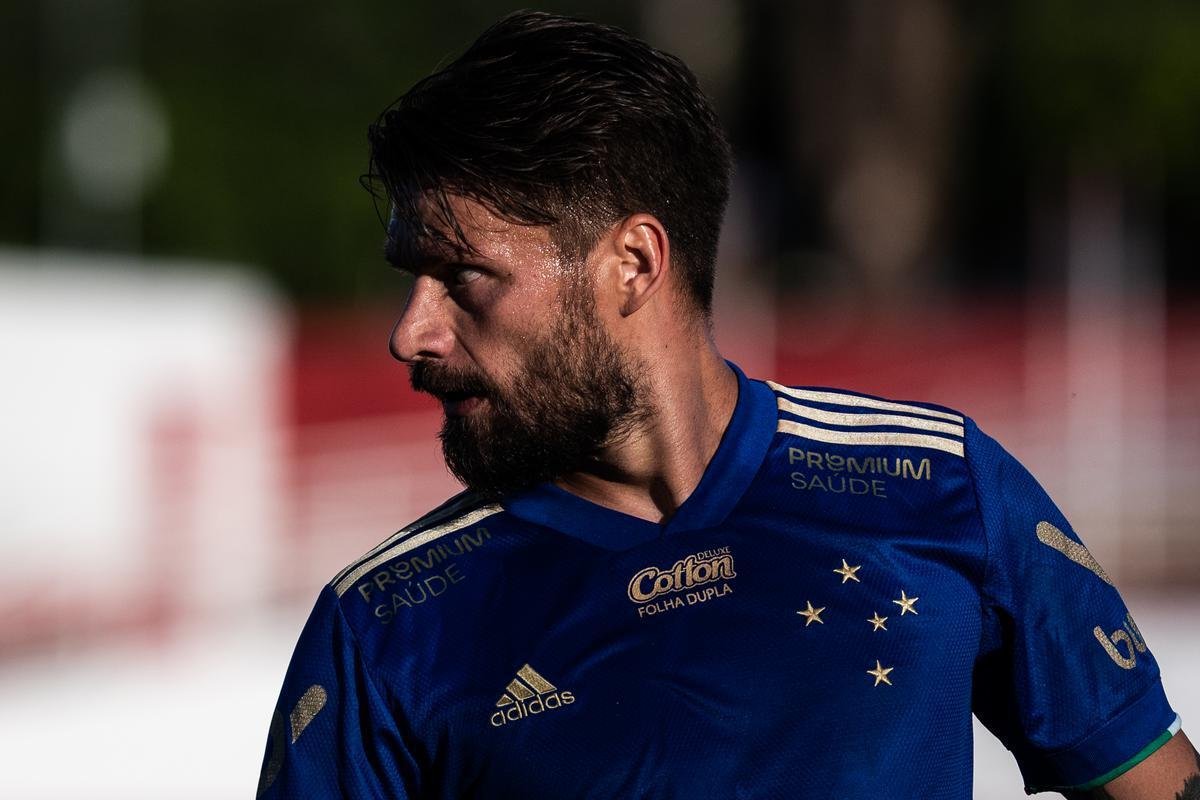 Fotos da partida entre Vila Nova e Cruzeiro, no OBA, pela Srie B do Brasileiro