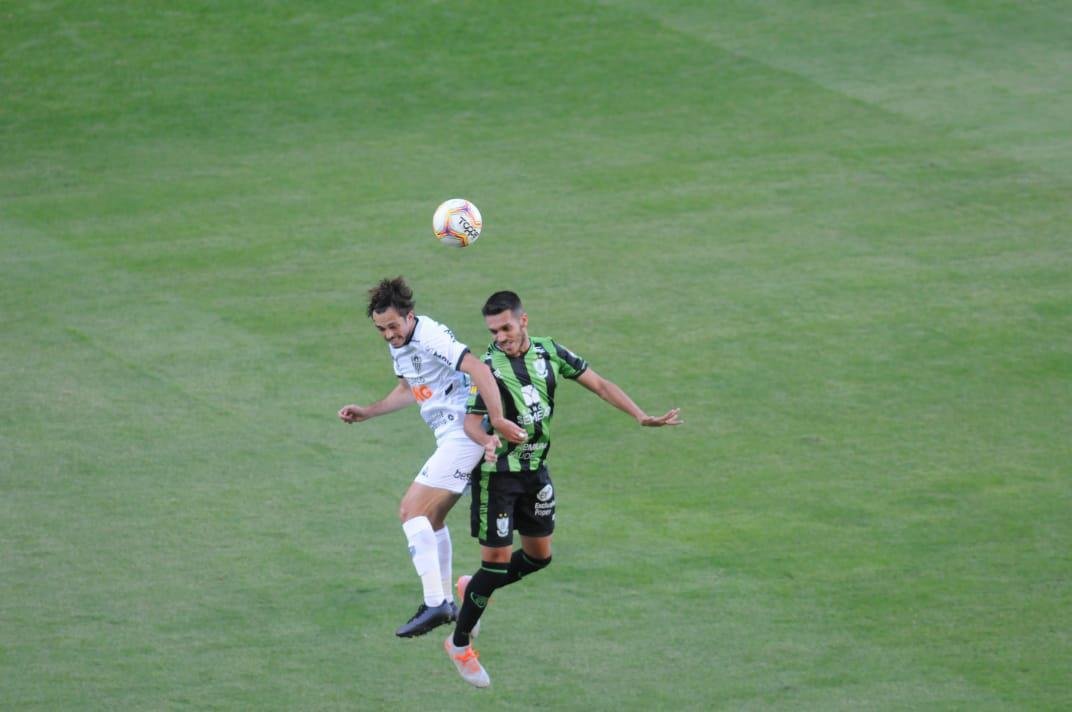 Fotos do clssico entre Amrica e Atltico, no Independncia, em Belo Horizonte, pela 10 rodada do Campeonato Mineiro. Jogo marcou o retorno dos dois rivais ao futebol em plena pandemia do novo coronavrus (Juarez Rodrigues/EM/DAPress)