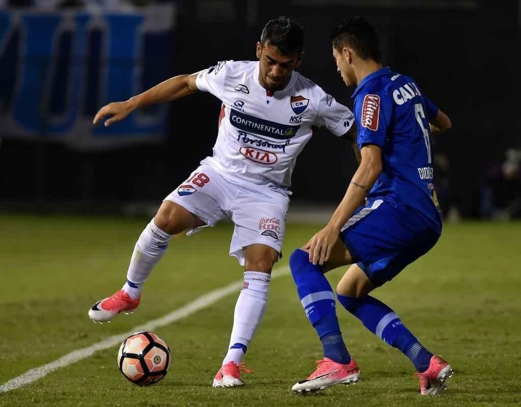 Imagens da partida entre Nacional e Cruzeiro, pela primeira fase da Copa Sul-Americana