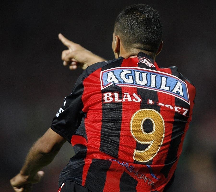 Em 2007, o Ccuta Deportivo-COL passou com duas vitrias, trs empates e uma derrota. O time foi eliminado na semifinal.