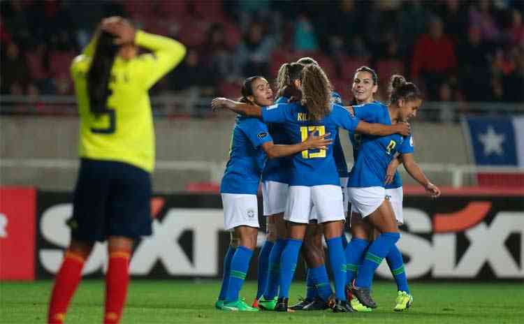 Seleção brasileira feminina bate Colômbia e conquista a Copa