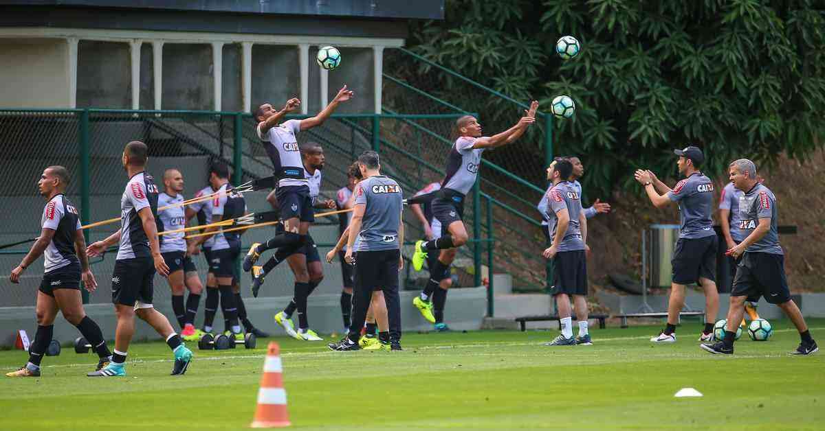 Tcnico Rogrio Micale comeou a montar time para encarar o Fluminense; Fred treinou entre os reservas