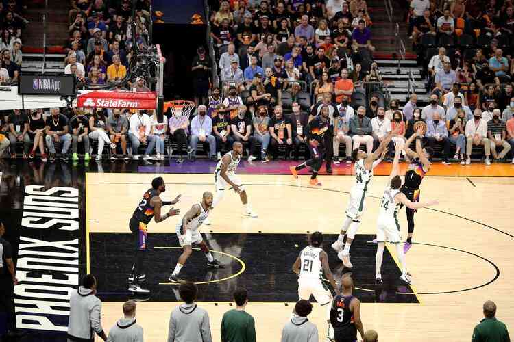 Bucks mostra força, e Suns vence com buzzer beater - NBA no Superesportes 