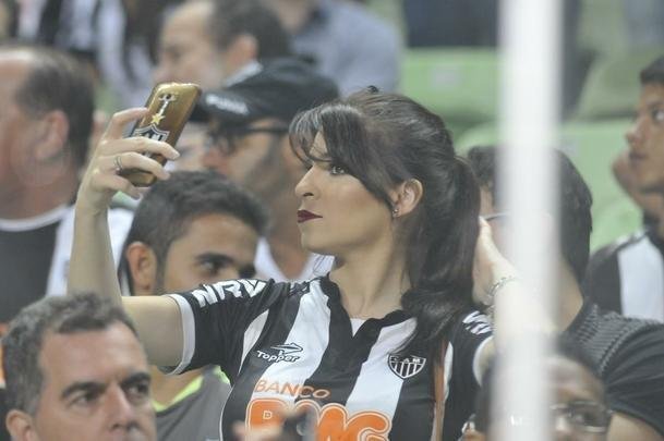 Fotos da torcida do Atltico, no Independncia, durante partida de ida da semifinal do Mineiro, contra o Amrica