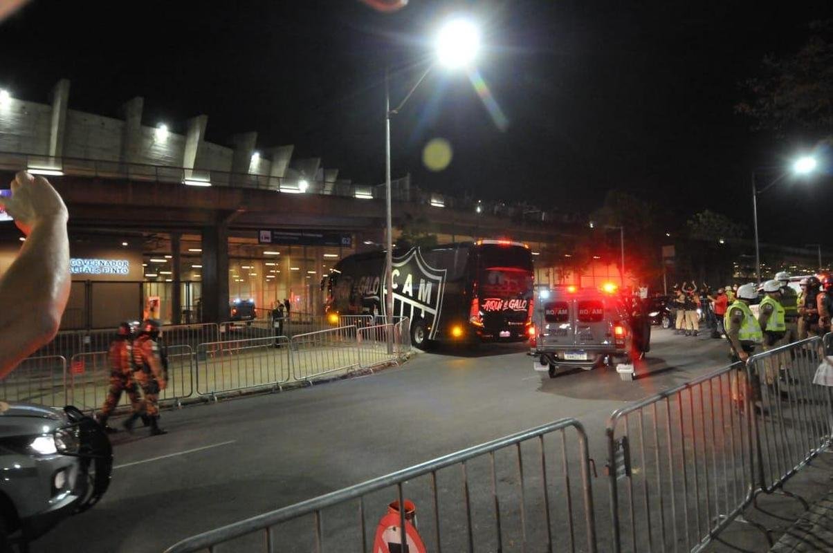 Fotos da torcida do Atltico no pr-jogo contra o Palmeiras no Mineiro