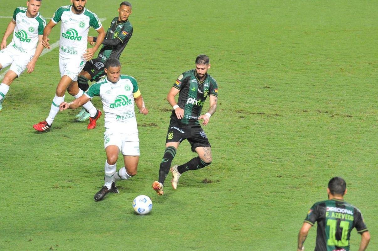 Fotos da vitria do Amrica sobre a Chapecoense, por 3 a 0, no Independncia, pela 35 rodada do Campeonato Brasileiro