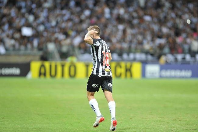 Sasha marcou o primeiro gol do Atltico sobre a Caldense, no Mineiro, na partida de volta da semifinal do Mineiro