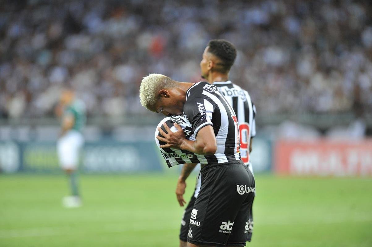 Keno marcou o segundo gol do Atltico na vitria sobre a Caldense pela semifinal do Campeonato Mineiro
