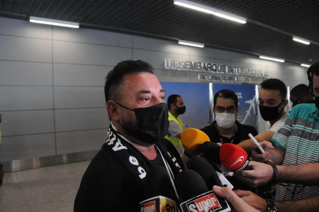 O explosivo El Turco chegou neste de domingo e mandou o recado: Saudações a toda a massa atleticana