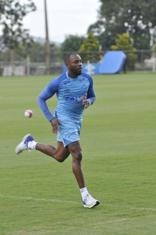 Imagens do treino do Cruzeiro nesta quarta-feira (14), antes do duelo contra o Patrocinense