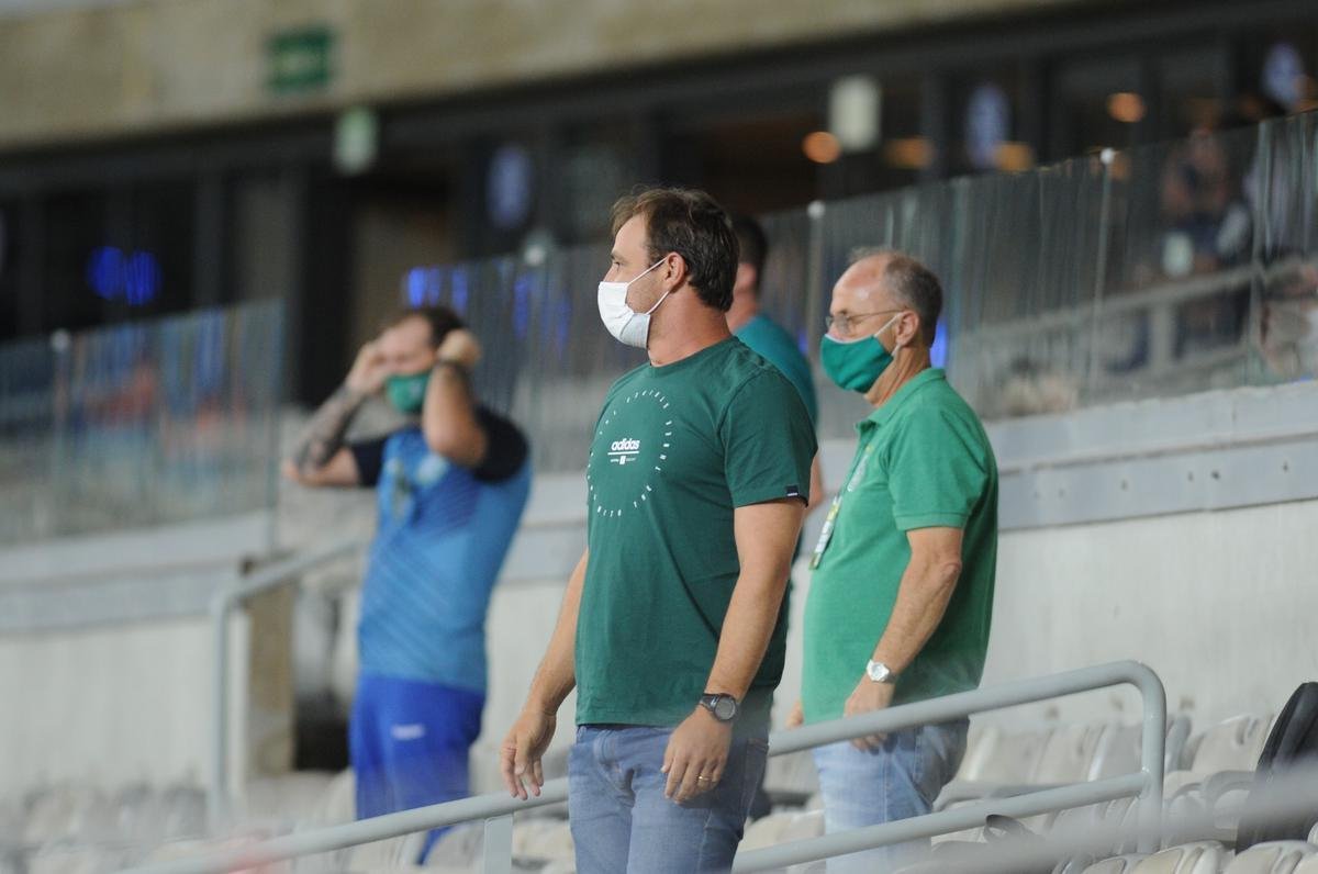 Fotos do duelo entre Cruzeiro e Guarani, no Mineiro, em Belo Horizonte, vlido pela 21 rodada da Srie B do Campeonato Brasileiro