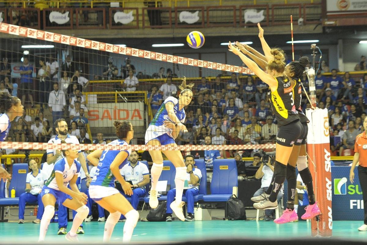 Minas x Praia: veja fotos da primeira partida da final