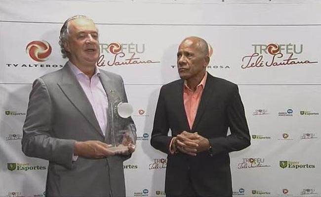 Atltico recebeu o prmio de Destaque Nacional pelas conquistas de 2021: Mineiro, Brasileiro e Copa do Brasil