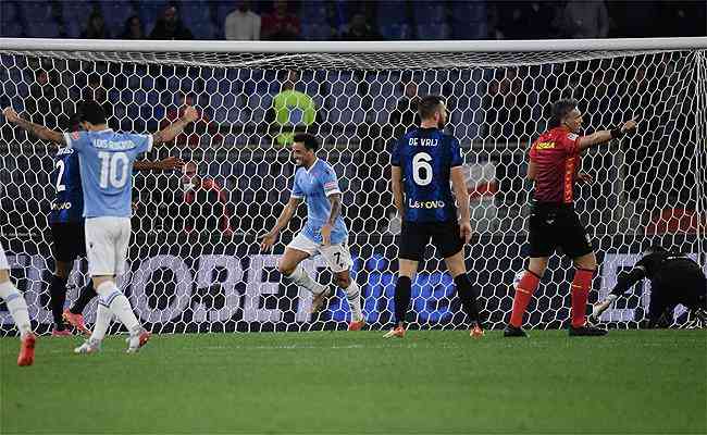 Lazio ganhou da Inter de Milão de virada pelo Campeonato Italiano