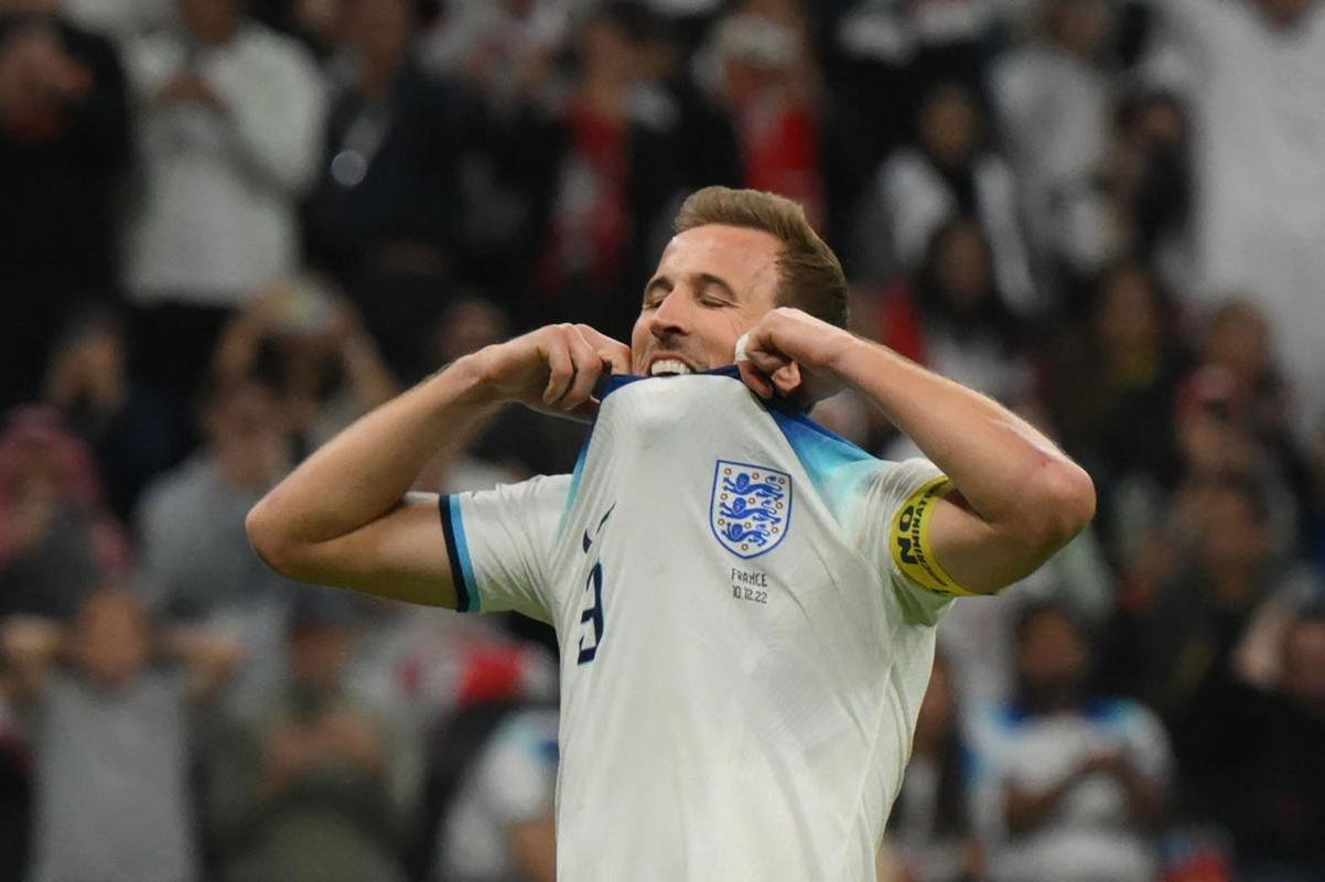 Fotos do duelo entre Inglaterra e Frana, pelas quartas de final da Copa do Mundo, no estdio Al Bayt, em Al Khor