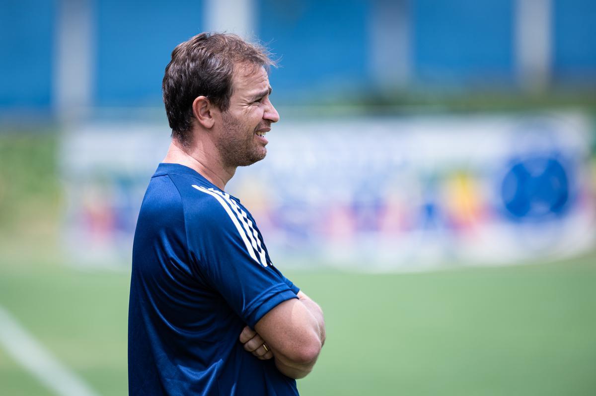 Imagens do jogo-treino entre Cruzeiro e Bolívar, neste sábado (20/2), na Toca da Raposa II. Time celeste venceu por 1 a 0
