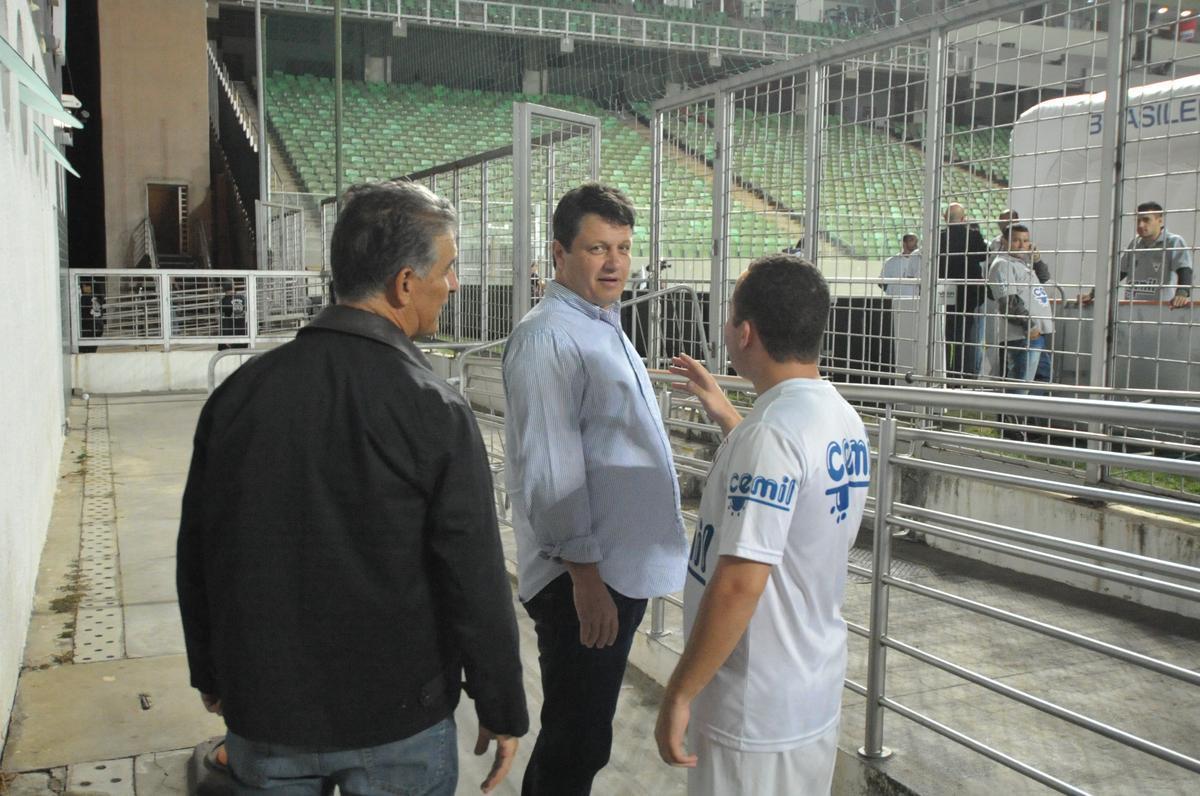 Tcnico Adilson Batista durante sua estreia no comando do Amrica, diante do Internacional