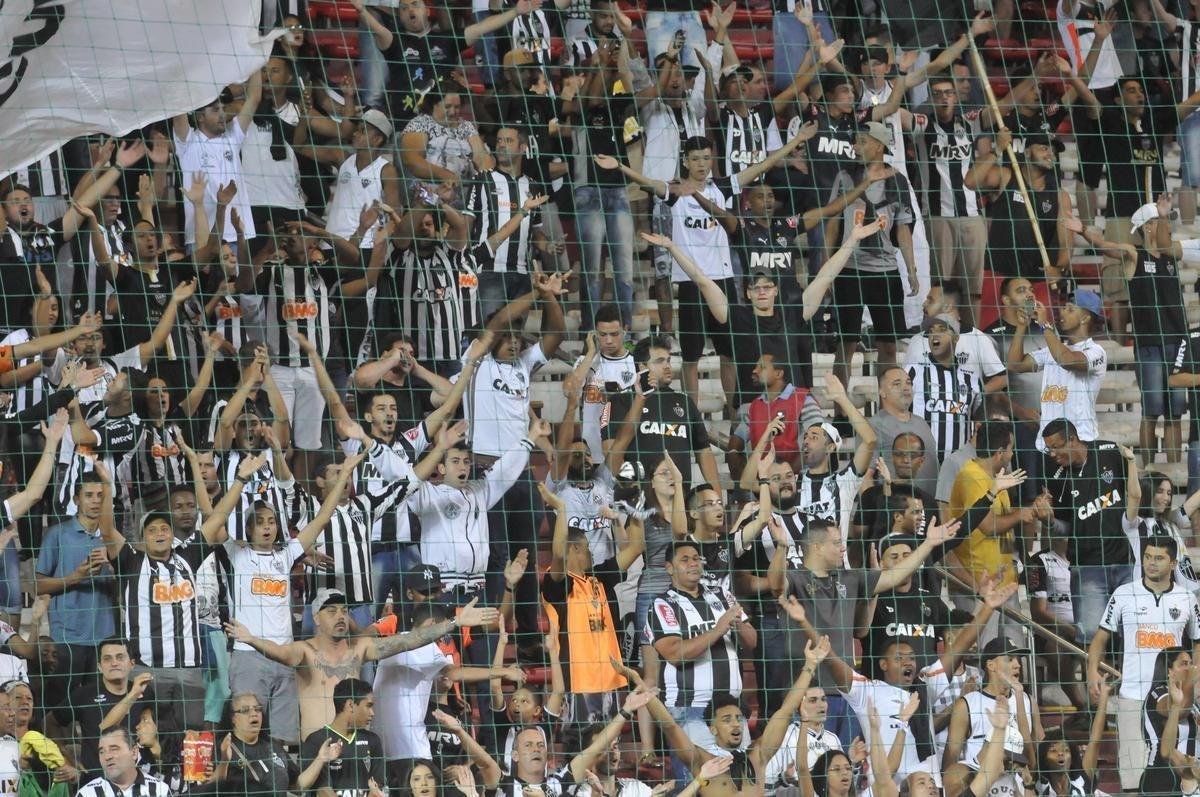 Fotos da torcida do Atltico, no Independncia, durante partida de ida da semifinal do Mineiro, contra o Amrica