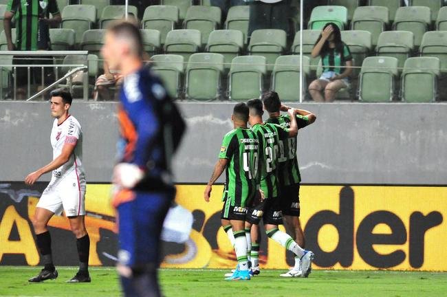 Fotos do jogo entre Am�rica e Athletico-PR, no Independ�ncia, pelo Campeonato Brasileiro de 2022