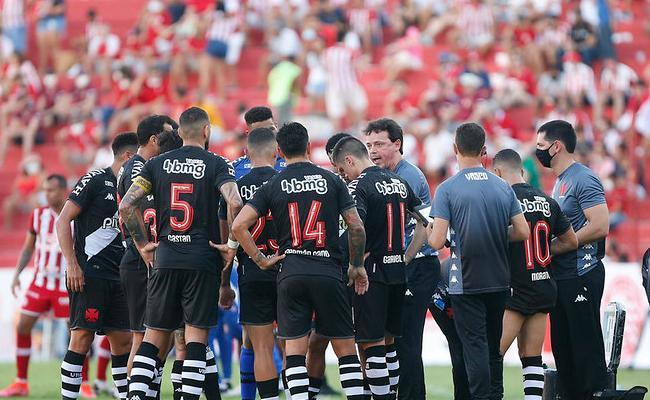 O Vasco tem mais seis jogos a disputar na Srie B e, para manter vivo o sonho do acesso, no poder errar nessas partidas