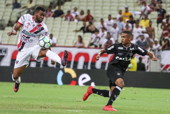 Veja imagens do empate entre Ferrovirio-CE e Atltico no Castelo