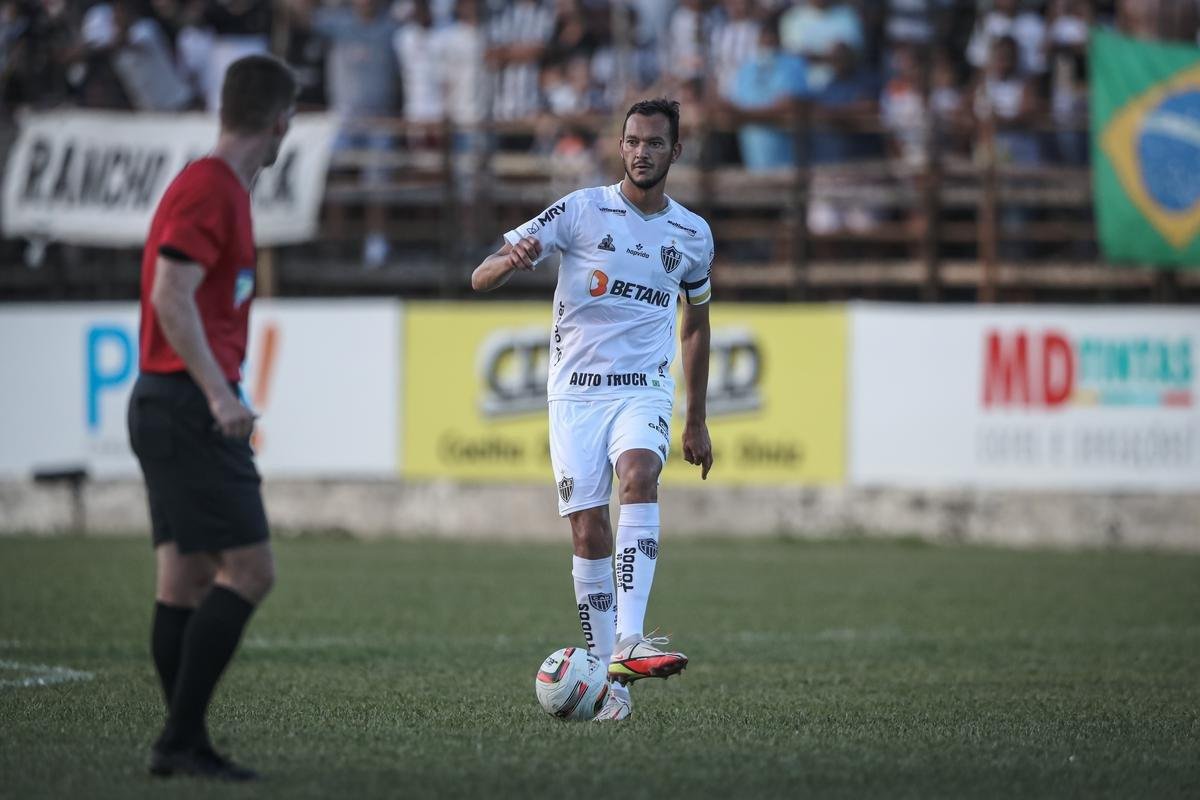 Fotos do jogo entre Democrata-GV e Atltico, pelo Campeonato Mineiro