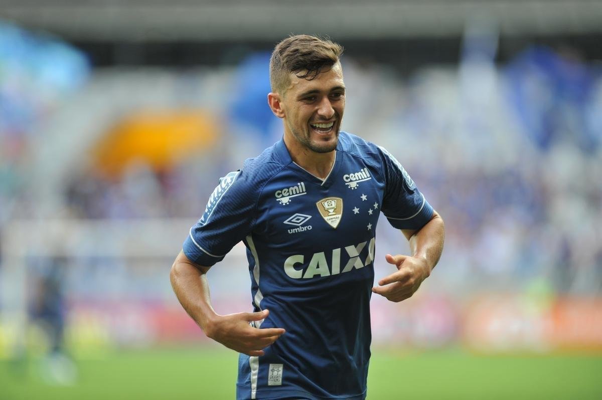 Fotos do jogo entre Cruzeiro e Atltico-PR, no Mineiro, pela 32 rodada do Brasileiro