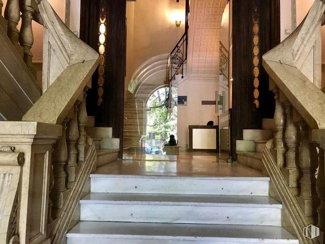 Prdio de Madri onde fica a Tara Sports Sociedad Limitada, empresa pela qual Ronaldo se tornou scio majoritrio do Real Valladolid e do Cruzeiro