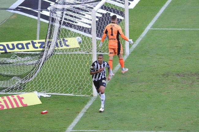 3 rodada - Atltico venceu o So Paulo por 1 a 0, no Mineiro, com gol de Jair