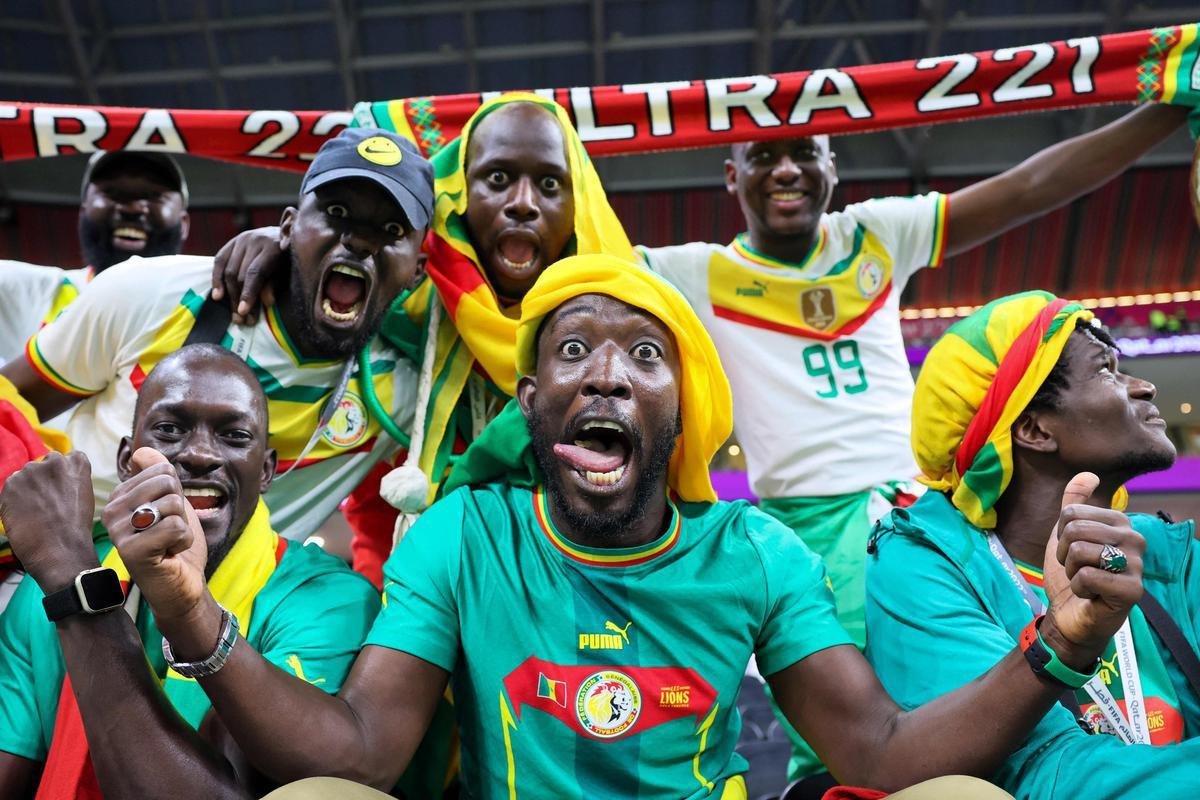 Torcida coloriu o Estdio Al Bayt, no Catar, para acompanhar a partida entre Inglaterra e Senegal