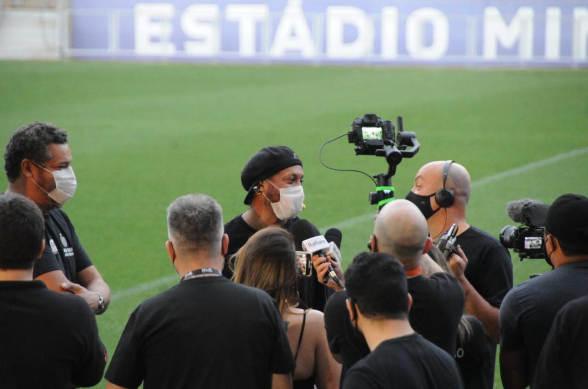 Ronaldinho participou de evento de patrocinador do Atltico no Mineiro e encontrou com jogadores da atualidade, como Rafael e Marquinhos, e dolos do passado, casos de Reinaldo, der Aleixo e Dad Maravilha