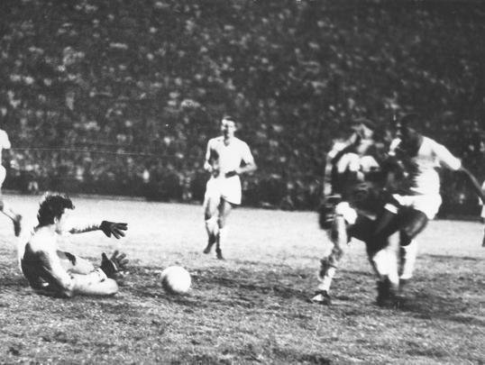 Cruzeiro foi campeo brasileiro de 1966 sobre o Santos de Pel